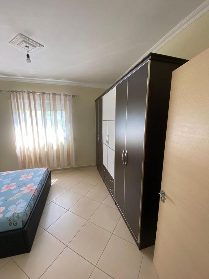 Saimir Apartaments Vlorë Exteriör bild