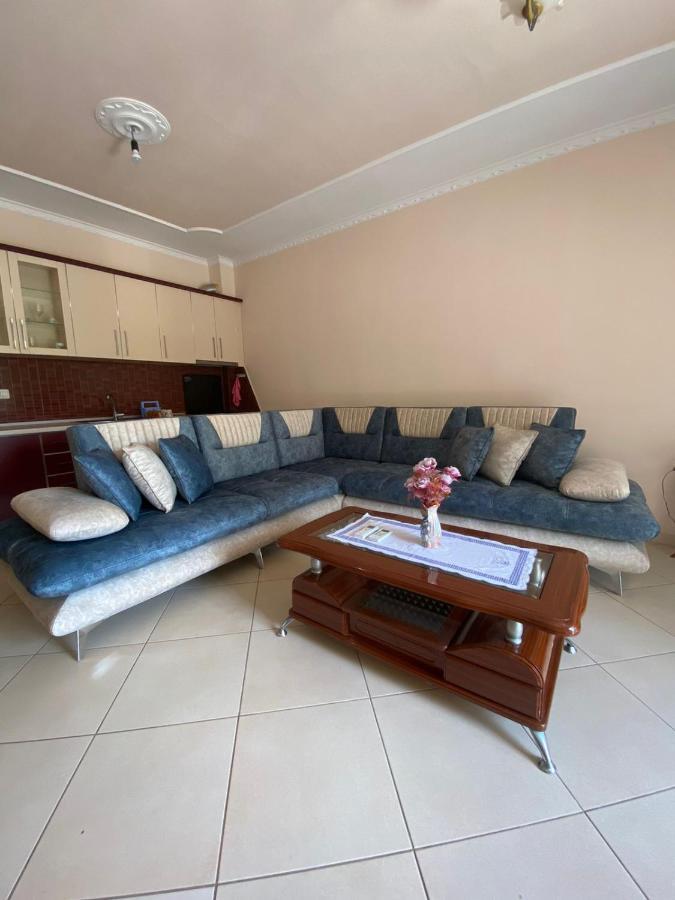 Saimir Apartaments Vlorë Exteriör bild