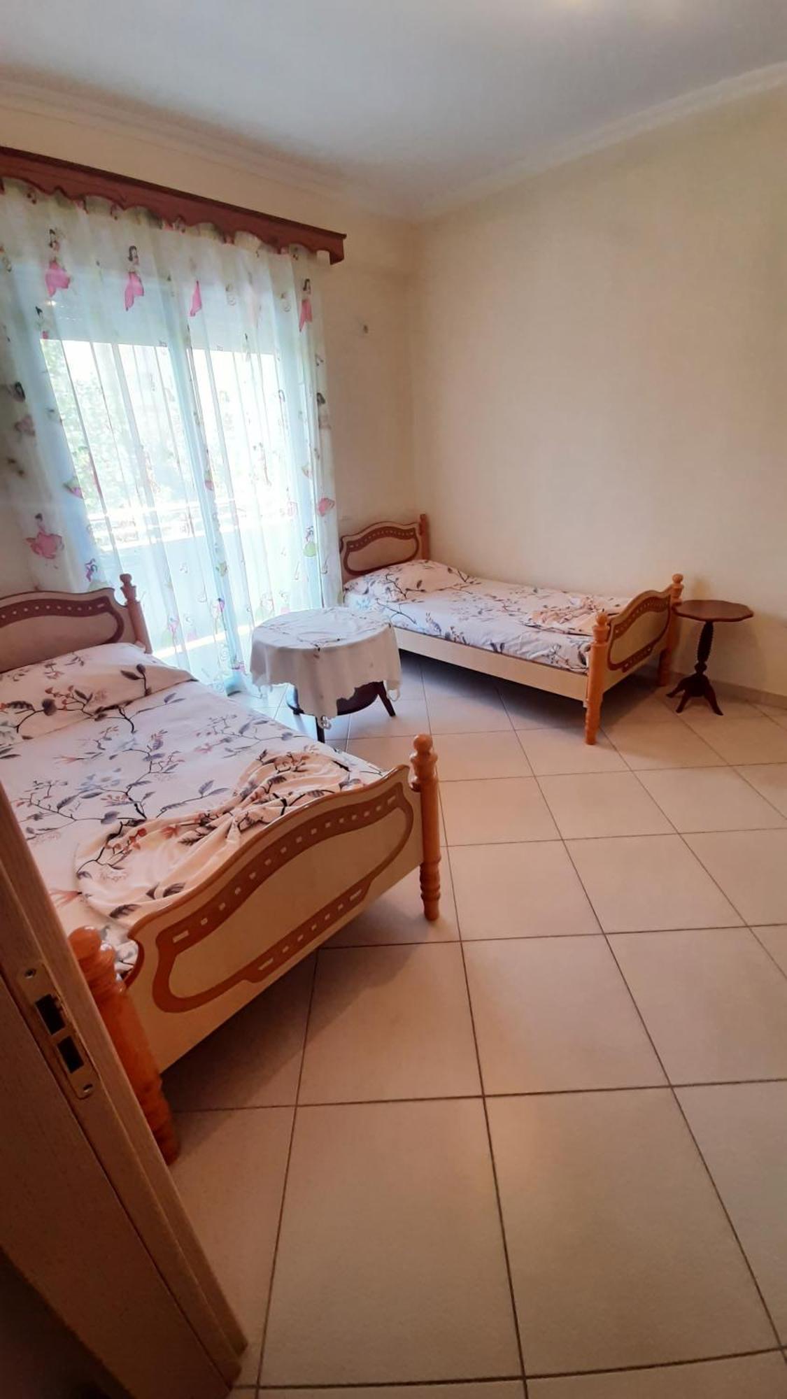 Saimir Apartaments Vlorë Exteriör bild